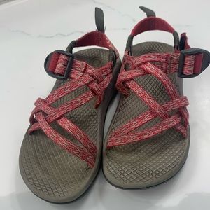 Chaco sandals for girls size 12 pink color